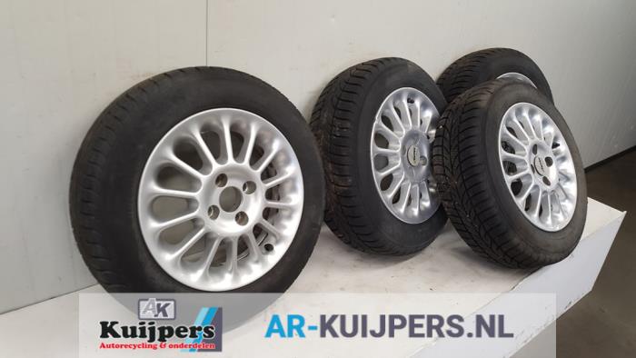 Velgen set + banden - Renault Twingo