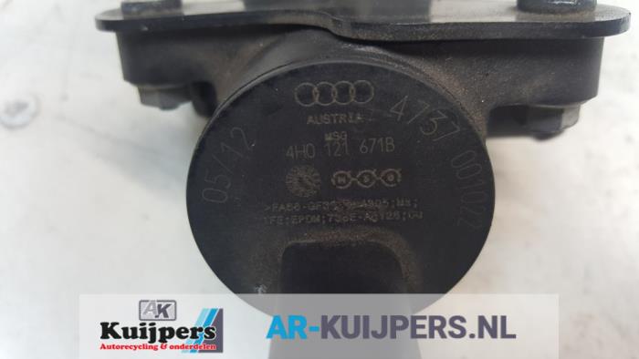Extra waterpomp - Audi A4