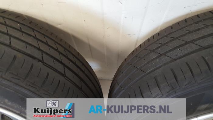 Velgen set + banden - Peugeot 207