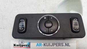 Gebruikte Ruit schakelaar elektrisch Mercedes ML I (163) 320 3.2 V6 18V Autom. Prijs € 19,00 Margeregeling aangeboden door Autorecycling Kuijpers