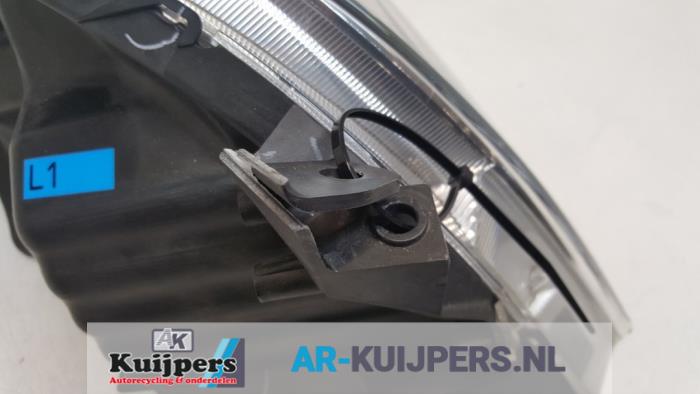 Koplamp links - Toyota Corolla Verso