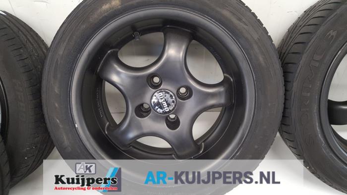Velgen set + banden - Nissan Micra