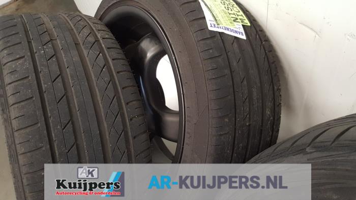 Velgen set + banden - Nissan Micra