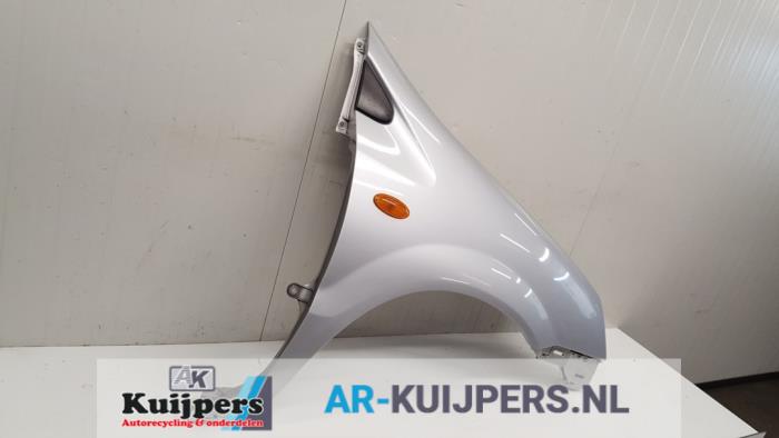 Scherm rechts-voor - Nissan Almera Tino