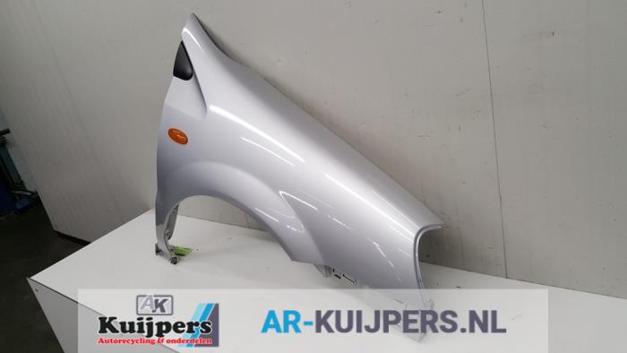 Scherm rechts-voor - Nissan Almera Tino
