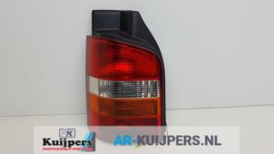 Gebruikte Achterlicht links Volkswagen Transporter/Caravelle T5 2.5 TDi Prijs € 15,00 Margeregeling aangeboden door Autorecycling Kuijpers