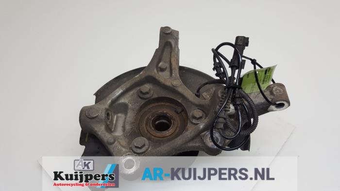 Fusee links-voor - Opel Astra