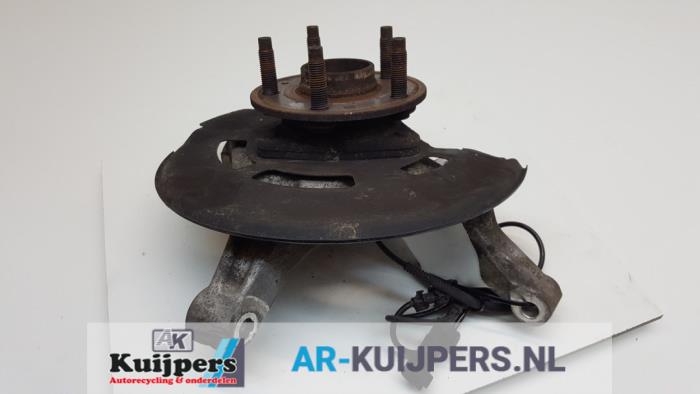 Fusee links-voor - Opel Astra