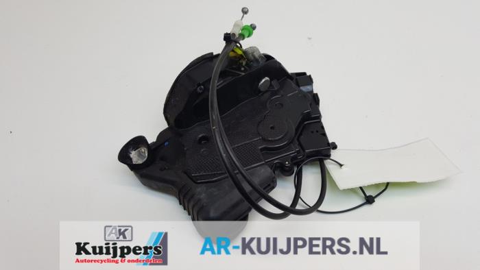 Deurslot Mechaniek 4Deurs links-voor - Toyota Yaris