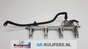 Gebruikte Injector brug Opel Vectra C GTS 2.2 DIG 16V Prijs € 25,00 Margeregeling aangeboden door Autorecycling Kuijpers