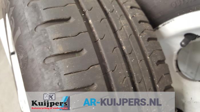 Velgen set + banden - Peugeot 106