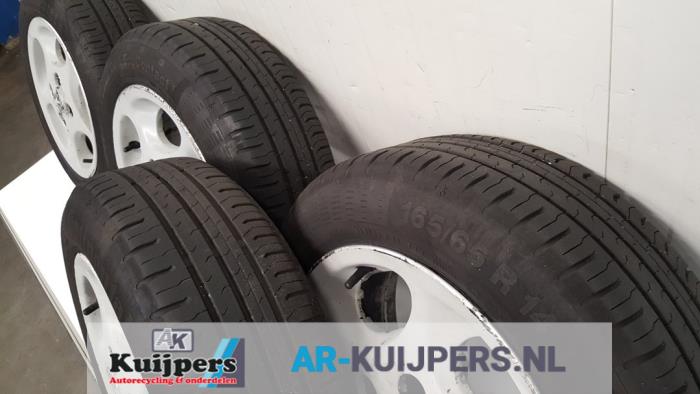 Velgen set + banden - Peugeot 106
