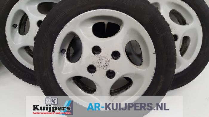 Velgen set + banden - Peugeot 106