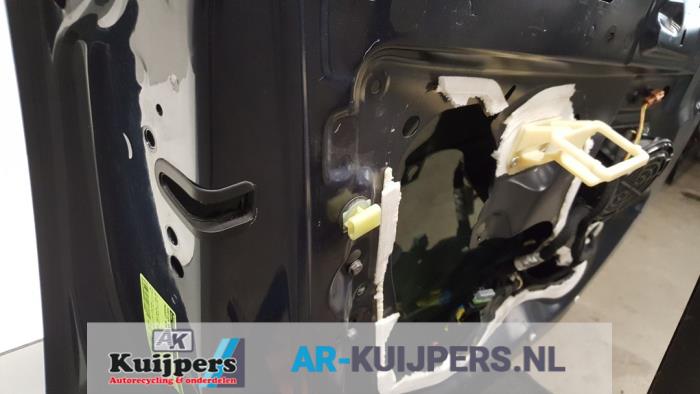 Portier 4Deurs links-voor - Peugeot 5008