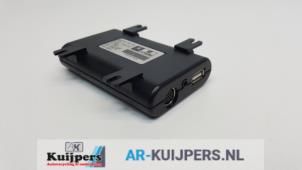 Gebruikte AUX/USB aansluiting Peugeot 5008 I (0A/0E) 1.6 THP 16V Prijs € 45,00 Margeregeling aangeboden door Autorecycling Kuijpers