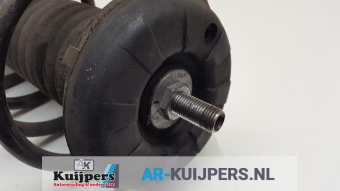Schokdemperpoot links-voor - Peugeot 5008