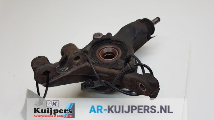 Fusee links-voor - Peugeot 5008