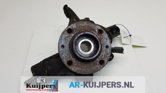 Fusee rechts-voor - Peugeot 5008