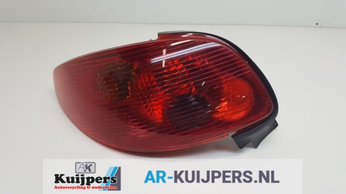 Achterlicht links - Peugeot 206