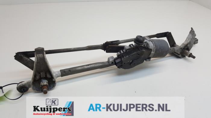 Ruitenwismotor+Mechaniek van een Subaru Forester (SH) 2.0D 2009