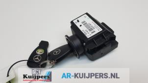 Gebruikte Kontaktslot + Sleutel Mercedes A (W169) 1.5 A-150 5-Drs. Prijs € 75,00 Margeregeling aangeboden door Autorecycling Kuijpers