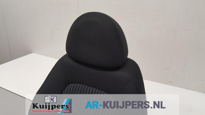 Stoel rechts - Mitsubishi Colt