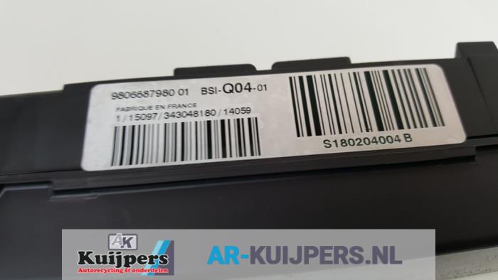 Zekeringkast - Citroen C4 Picasso