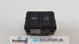 Gebruikte Schakelaar achterklep Landrover Discovery Sport (LC) 2.0 eD4 150 16V Prijs € 19,00 Margeregeling aangeboden door Autorecycling Kuijpers