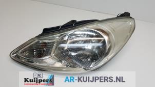 Gebruikte Koplamp links Hyundai i10 (F5) 1.2i 16V Prijs € 55,00 Margeregeling aangeboden door Autorecycling Kuijpers