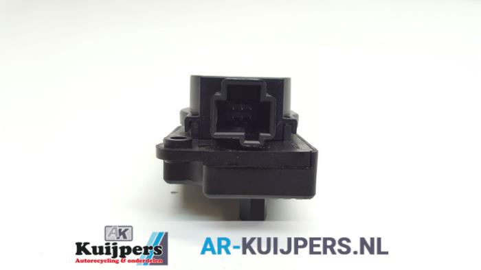 Kachelklep Motor van een Citroën C4 Picasso (3D/3E) 1.6 e-HDi 115 2014