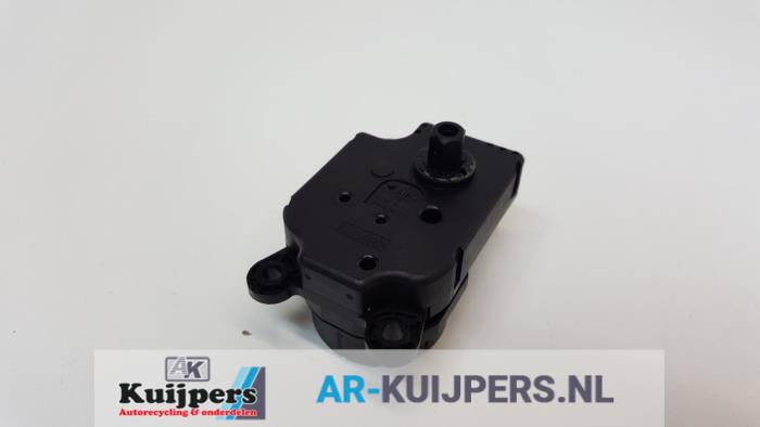 Kachelklep Motor van een Citroën C4 Picasso (3D/3E) 1.6 e-HDi 115 2014