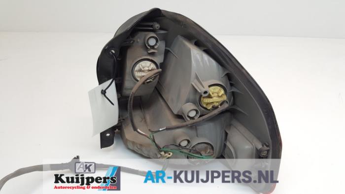 Achterlicht links - Hyundai Santafe
