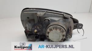 Gebruikte Linker Koplamp Hyundai Santa Fe I 2.4 16V 4x4 Prijs € 39,00 Margeregeling aangeboden door Autorecycling Kuijpers