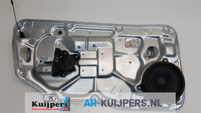 Ruitmechaniek 4Deurs links-voor van een Volvo V70 (BW) 1.6 DRIVe 16V 2010