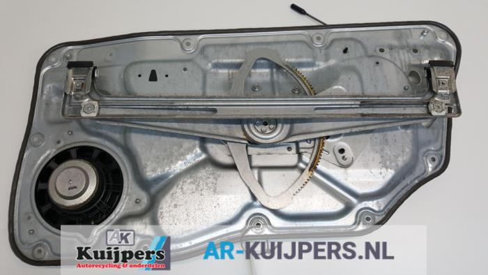 Ruitmechaniek 4Deurs links-voor van een Volvo V70 (BW) 1.6 DRIVe 16V 2010