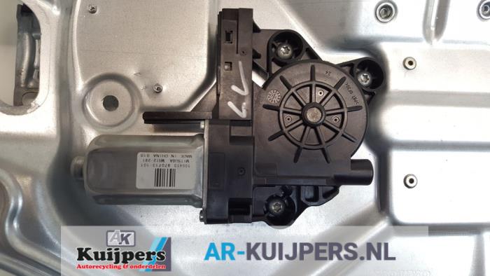 Raammechaniek 4Deurs links-voor van een Volvo V70 (BW) 1.6 DRIVe 16V 2010