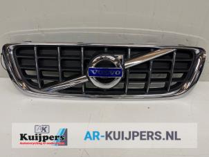 Gebruikte Grille Volvo V70 (BW) 1.6 DRIVe 16V Prijs € 275,00 Margeregeling aangeboden door Autorecycling Kuijpers