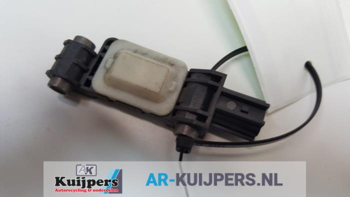 Airbag Sensor van een Audi A3 Sportback (8PA) 1.6 2009