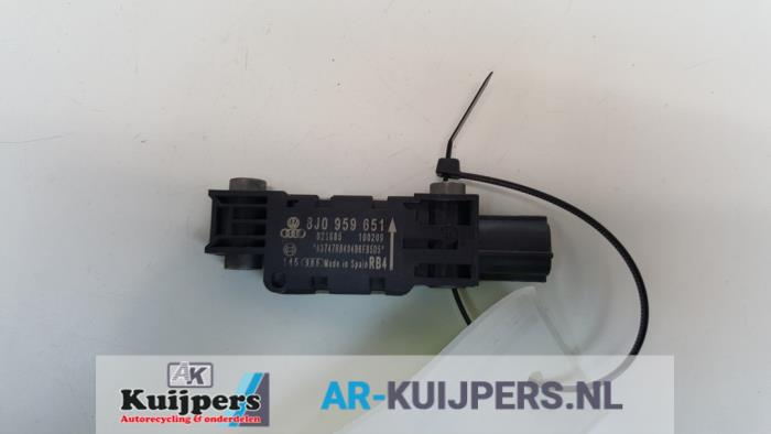 Airbag Sensor van een Audi A3 Sportback (8PA) 1.6 2009