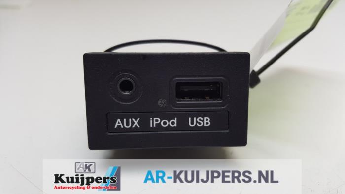 AUX/USB aansluiting - Hyundai I10