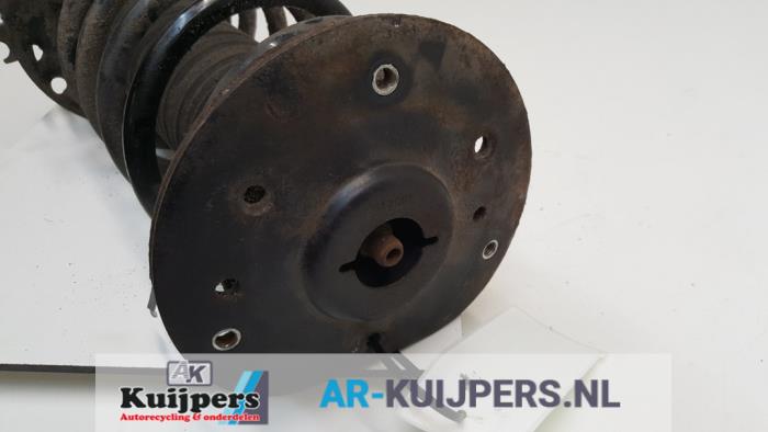 Schokdemper links-voor - Volvo V70