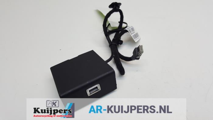 AUX/USB aansluiting - Peugeot 308