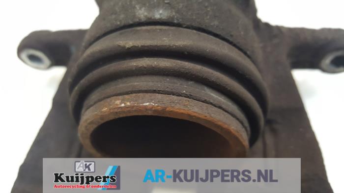 Remklauw (Tang) links-voor - Opel Agila