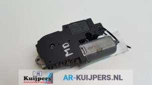 Gebruikte Schuifdak Motor Peugeot 308 SW (L4/L9/LC/LJ/LR) 1.2 12V e-THP PureTech 110 Prijs € 29,00 Margeregeling aangeboden door Autorecycling Kuijpers