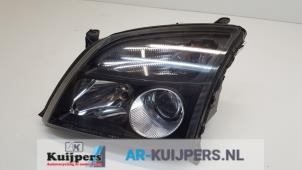 Gebruikte Linker Koplamp Opel Signum (F48) 2.2 DGI 16V Prijs € 30,00 Margeregeling aangeboden door Autorecycling Kuijpers