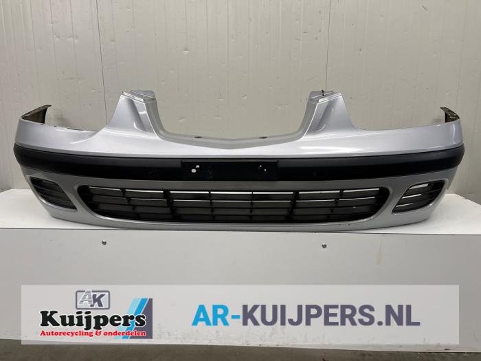 Bumper voor van een Hyundai Elantra III 1.6i 16V 2001