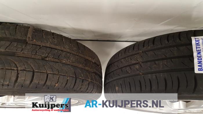 Velgen set + banden - Citroen C1