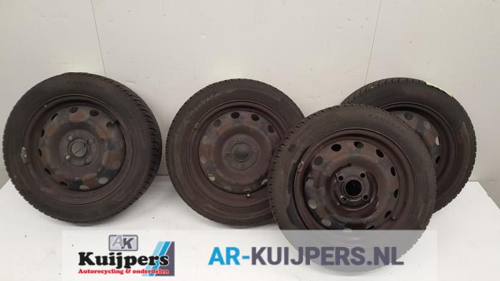 Velgen set banden - Staal VOLKSWAGEN - Autodemontage Gout