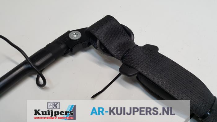 Veiligheidsgordel rechts-voor - Opel Astra