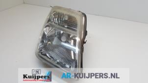 Gebruikte Koplamp rechts Citroen C2 (JM) 1.6 16V VTR Prijs € 25,00 Margeregeling aangeboden door Autorecycling Kuijpers